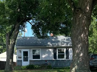 27328 Barrington St, Madison Heights, MI 48071