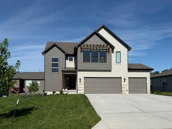18738 Ocheltree St, Spring Hill, KS 66083