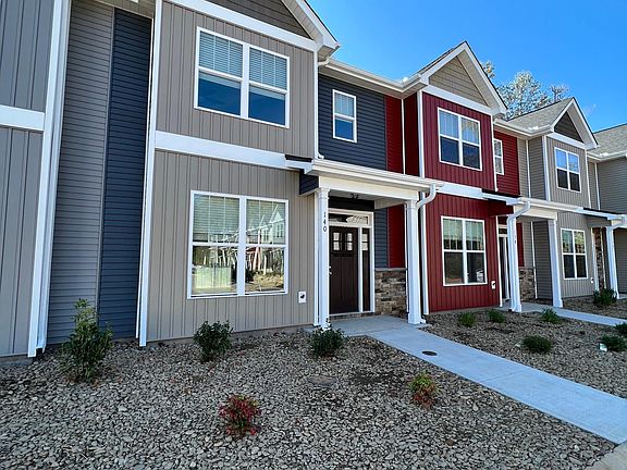 2nd image of 136 Creekland Way