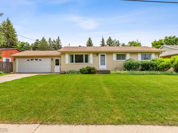 513 9th Ave W, West Fargo, ND 58078