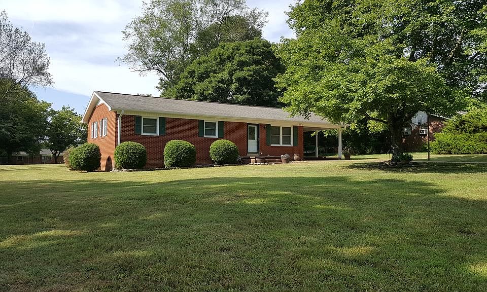 1st image of 3703 Delta Dr