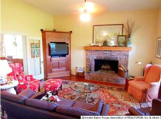 11721 N River Rd, Port Allen, LA 70767