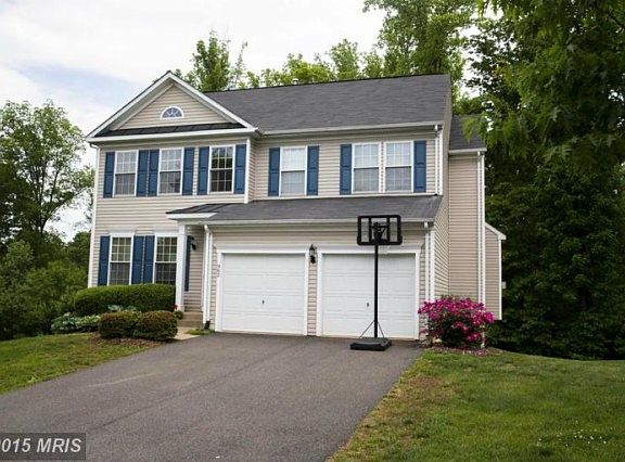 3rd image of 962 Riverdale Cir