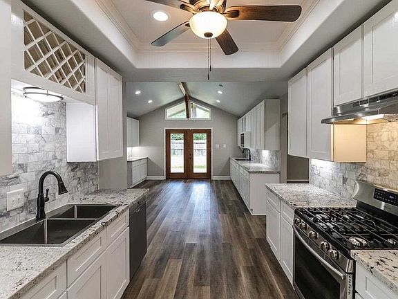 3rd image of 13460 Rolling Hills Dr