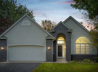 300 Pendryn Hill Curv, Woodbury, MN 55125