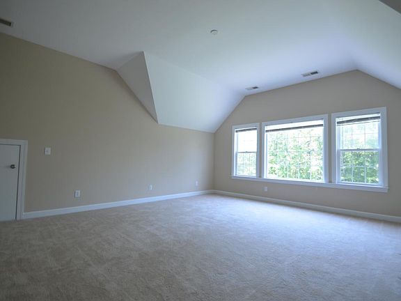 4th image of 2980 Riverwood Dr