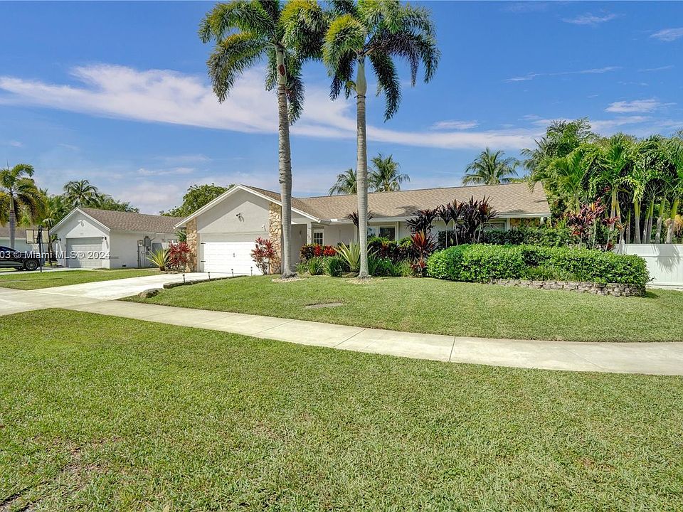 1st image of 783 NW 42nd Way