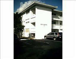 2nd image of 900 SW 12th St APT 212