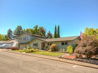 2780 Canterbury Ln, Medford, OR