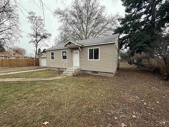 3rd image of 1911 Lansing Ave