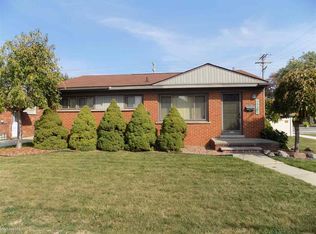 24202 Kelly Rd, Eastpointe, MI 48021