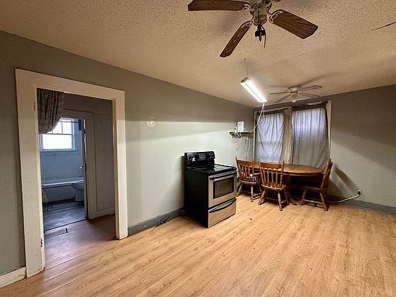 5th image of 408 Walnut Street