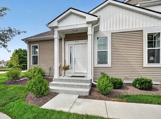 511 Amherst Dr, Sycamore, IL 60178