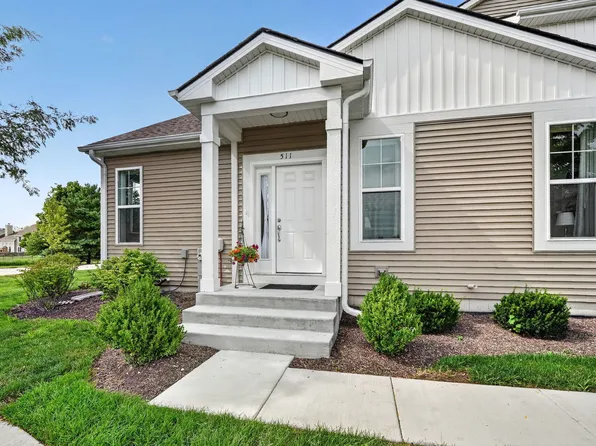 511 Amherst Dr, Sycamore, IL 60178