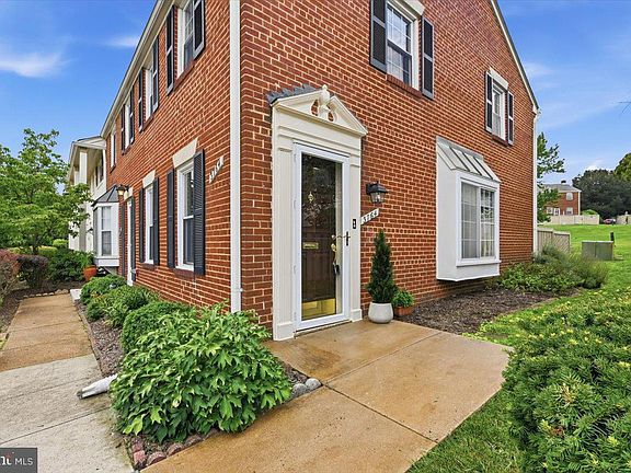 2nd image of 3764 Jason Ave