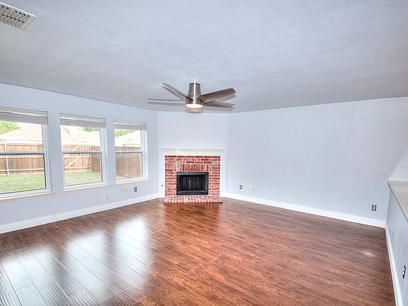 4th image of 3913 Plymouth Dr