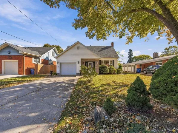 26 Grand Ave, Chatham Kent, ON N8A 4J9