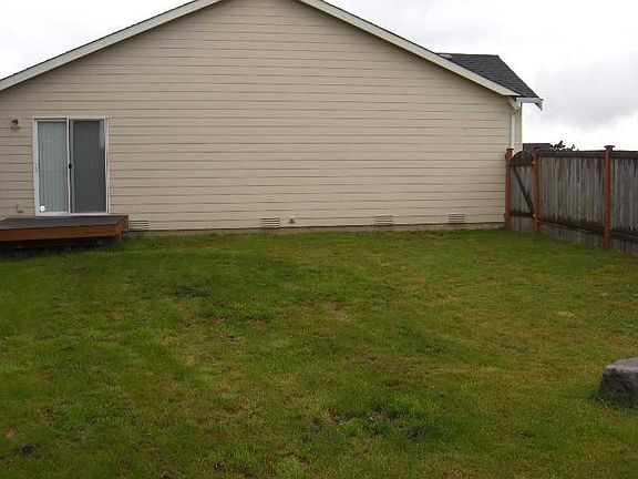 3rd image of 8470 82nd St NE