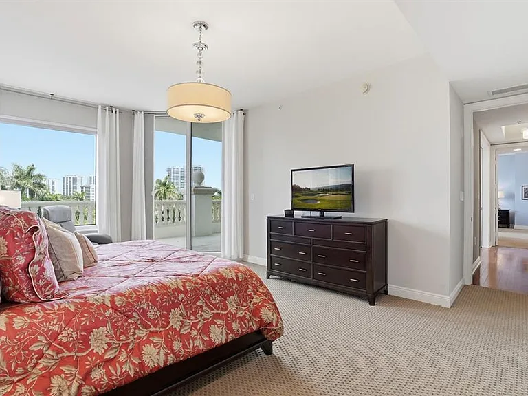 5051 Pelican Colony Blvd #301 — Photo 31