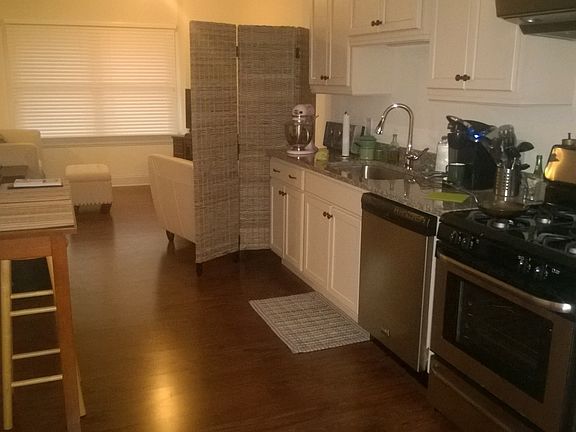 Eat-in kitchen
