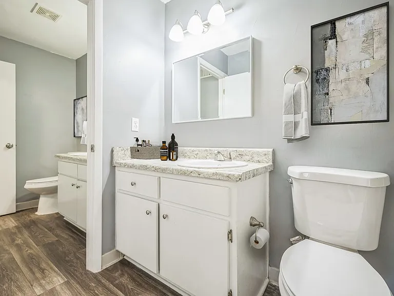 Country Place Apartments — Photo 32