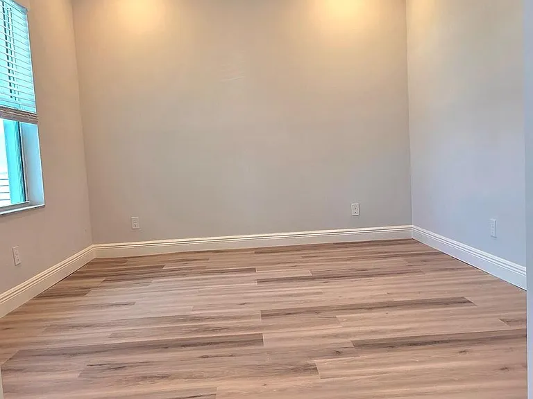 12550 Nautilus Cir — Photo 30