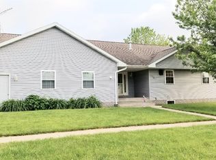 325 E Henschen St, Garner, IA 50438