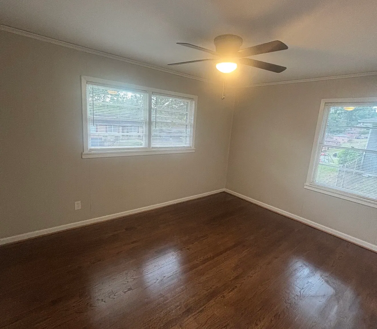 3 bed, 1079 sqft, $1,300 — Photo 4