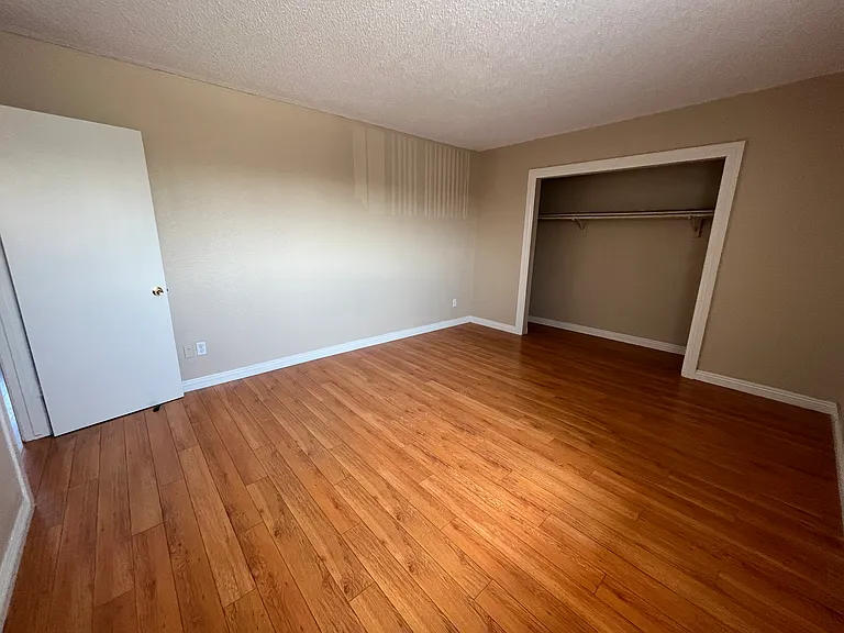 14601 W Vanowen St — Photo 13