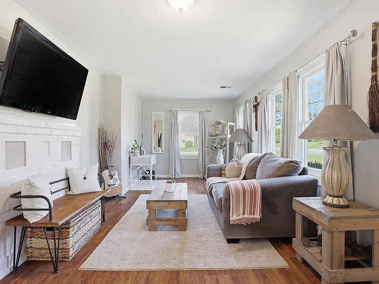 612 Crescent Dr — Photo 4