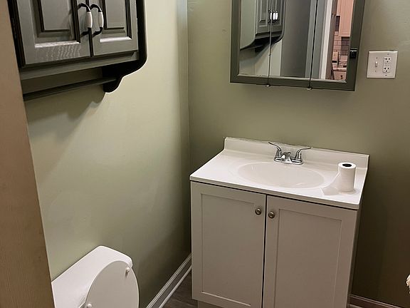 3rd image of 441 Lincoln St #441