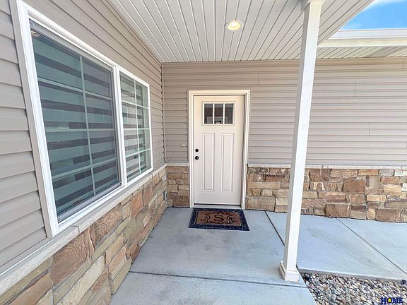 3rd image of 4233 S 40th St