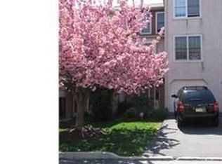 3 Forsythia Ct, Lafayette Hill, PA 19444