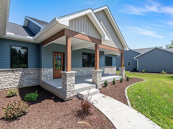 5th image of 3813 Savanna Cir W