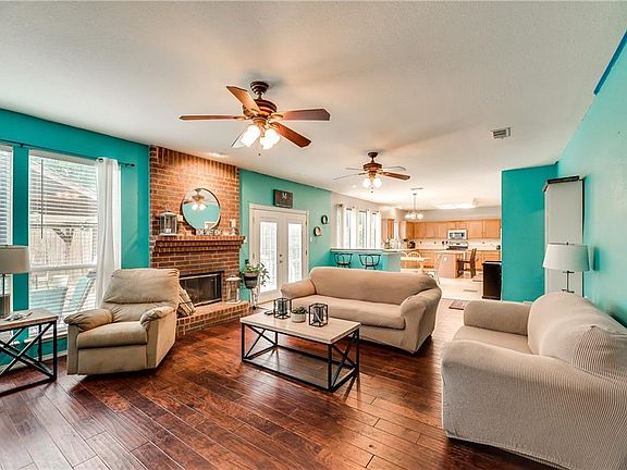 5th image of 2720 Water Oak Dr