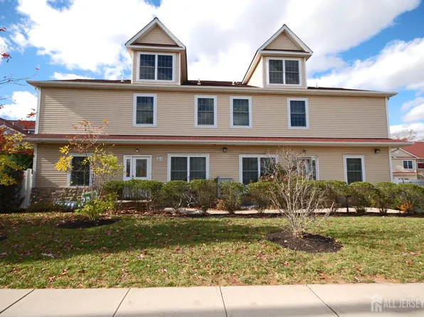 32 Cinder Rd Unit 3, Edison, NJ 08820