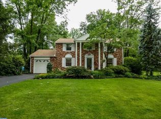 113 Meadowood Dr, Lansdale, PA 19446