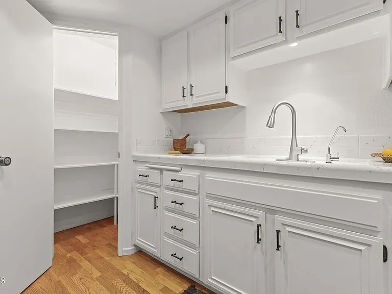640 S Lake Ave #105 — Photo 13