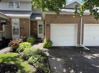 39 Bentbrook Cres #39, Ottawa, ON K2J3Y1