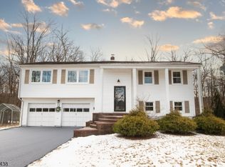 22 Greenbriar Dr, Berkeley Heights, NJ 07922