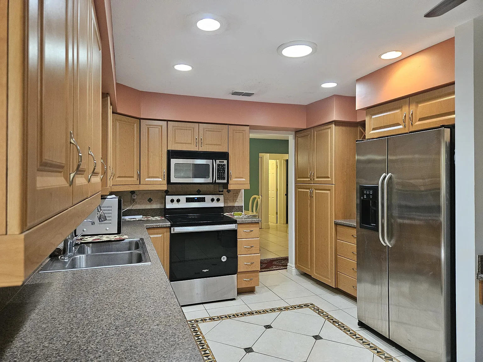 2 bed, 2.0 bath, 1842 sqft, $2,250 — Photo 4