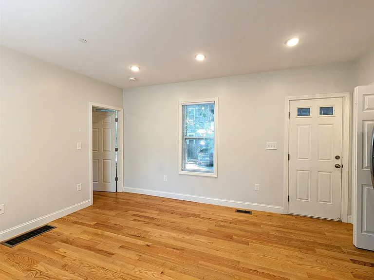 44 Cogswell Ave — Photo 3