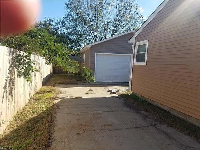 2nd image of 724 Bottino Ln