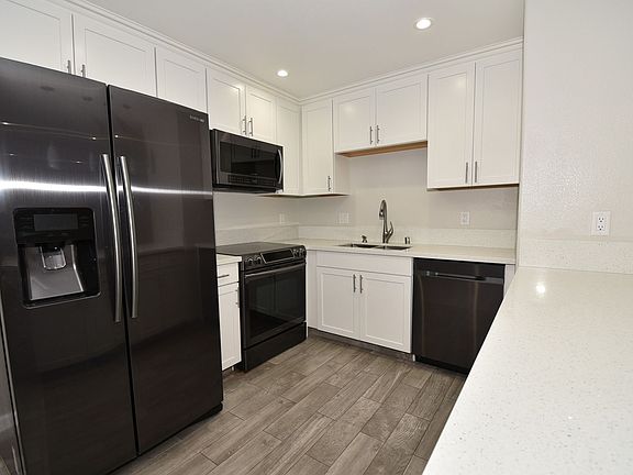 3rd image of 8410 Eldora Ave Unit 2062