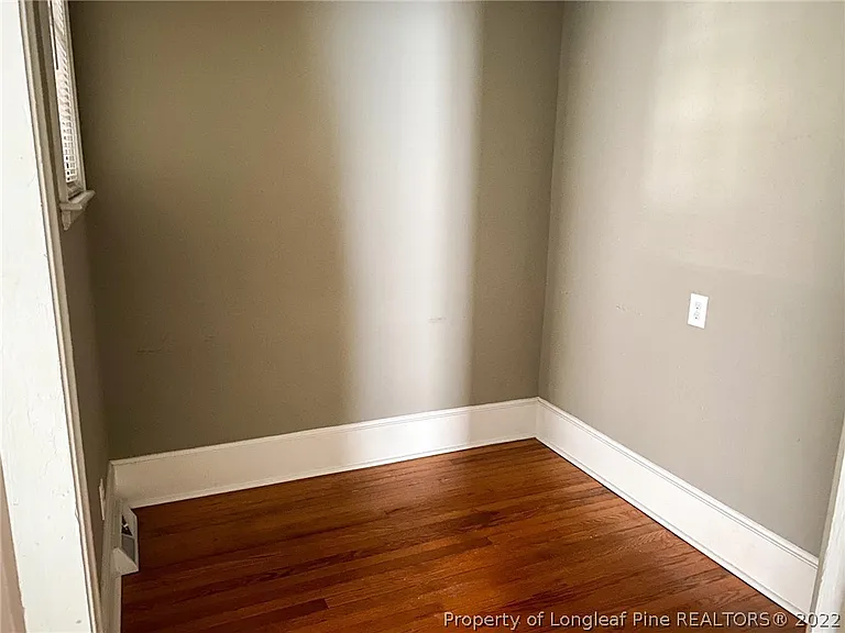 210 E 16th St #2 — Photo 17
