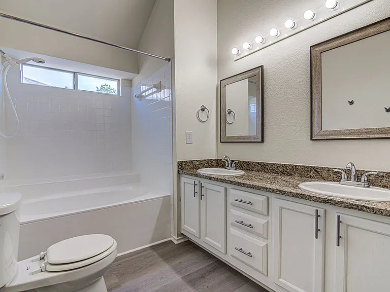1604 Southwestern Trl — Photo 18