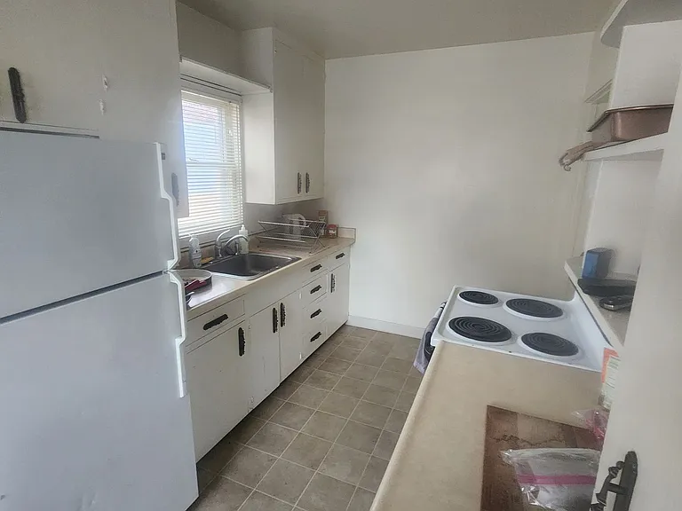 721 E College Dr — Photo 5