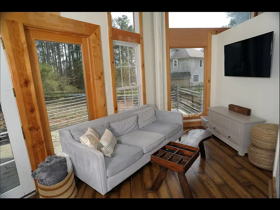 217 Shoreline Loop