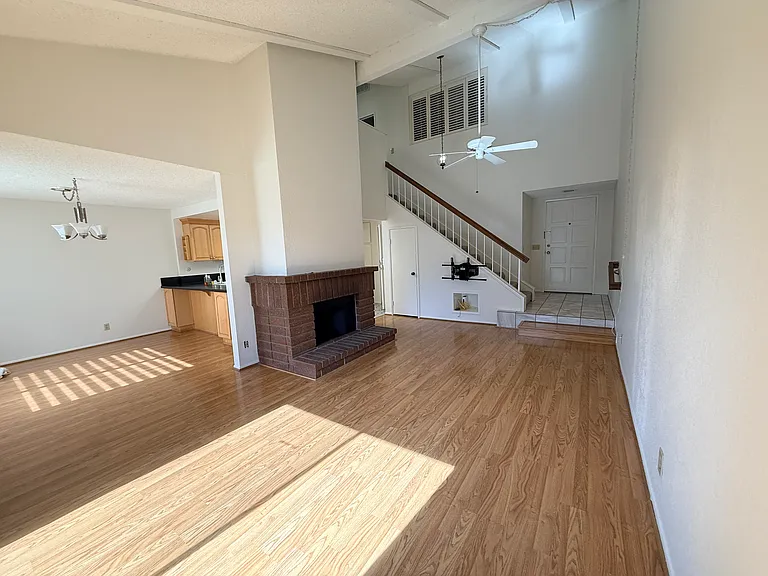 1016 Whitewater Dr — Photo 7