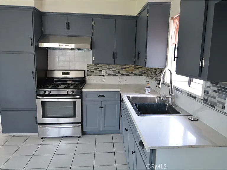4907 McClintock Ave — Photo 4